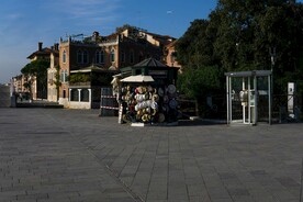 街道建筑和商贩