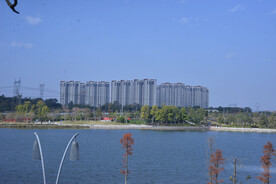 博爱湖湖景楼盘