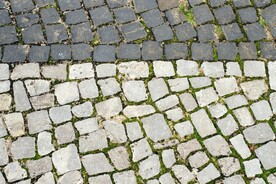 石头路面