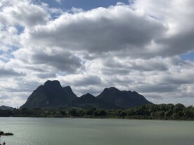 柳州凤山 睡美人山