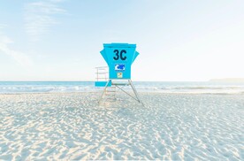 海滩上的瞭望台