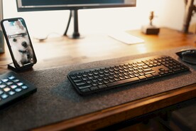 办公台桌面场景