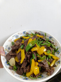 彩椒炒牛肉