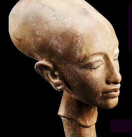 古埃及女王雕塑