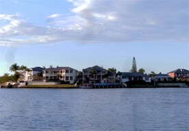 澳大利亚黄金海岸清水湾湖畔风景