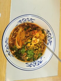 香辣牛腩牛杂面