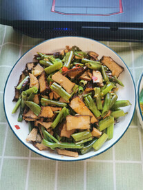 空心菜杆炒香干