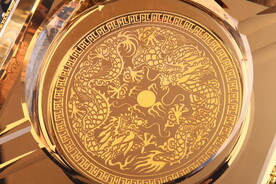 金色透明烟灰缸