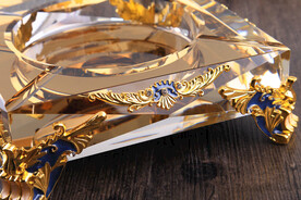 金色透明玻璃烟灰缸