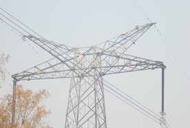 输电铁塔