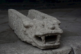 兽首造型石雕