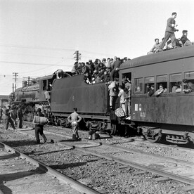 民国 上海爬火车