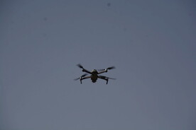 飞行的无人机