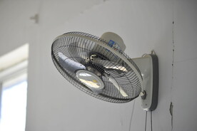 墙壁向下吹电风扇