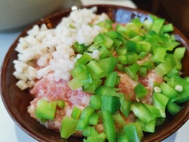 藕丁肉丸