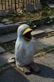 企鹅造型垃圾桶