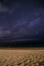 星空下的沙滩