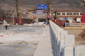 磁家务村口桥栏杆