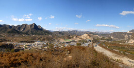 北半壁店村全景