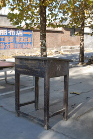 30年前木头课桌 