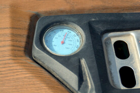 垃圾桶上温度表