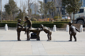 淇县广场骑毛驴雕塑