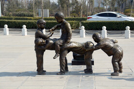 淇县广场骑毛驴雕塑