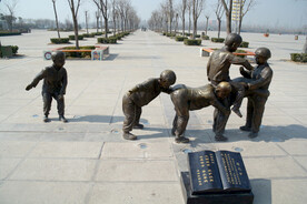 淇县广场骑毛驴雕塑