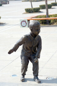 淇县广场骑毛驴雕塑