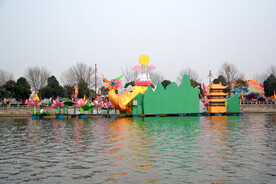 龙亭公园龙船花灯