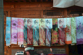 开封街头丝巾摊位