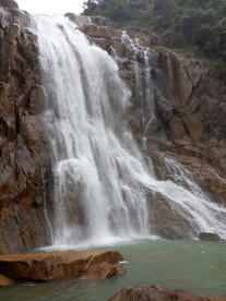 龙归寨瀑布 大瀑布