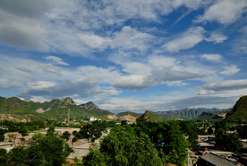 磁家务村民居天空