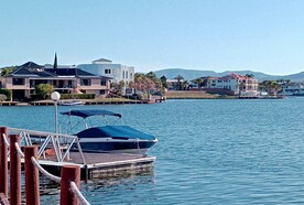 黄金海岸清水湾湖畔风景