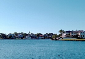 黄金海岸清就水湾湖畔风景