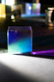 透明正方体折射光