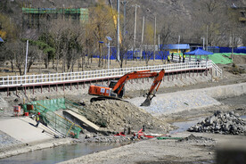 挖掘机施工现场