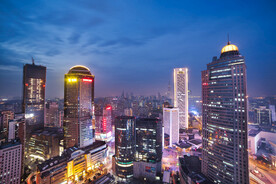 蓝色摩天大楼夜景