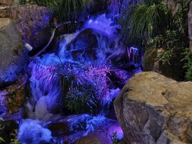 婺源篁岭花溪水街夜景图片