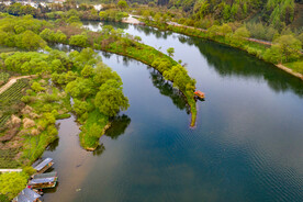航拍婺源月亮湾图片