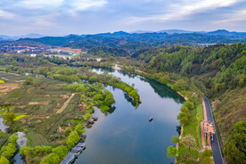 航拍婺源月亮湾图片