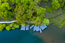 航拍婺源月亮湾图片