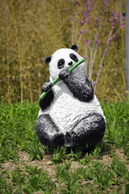 公园熊猫塑像