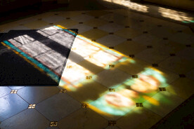 好看的彩窗投射的光影