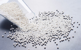 白色塑料色母颗粒图片