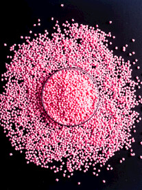 粉红色塑料色母颗粒图片