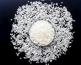 白色塑料色母颗粒图片