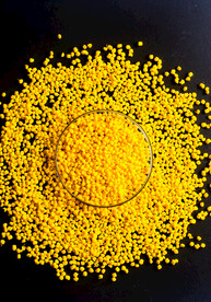 黄色塑料色母颗粒图片