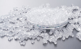 白色塑料色母颗粒图片