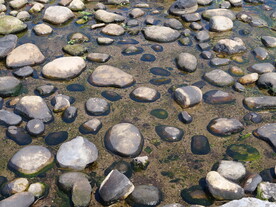 水底鹅卵石